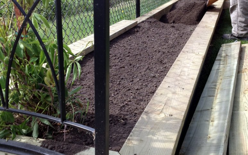 Yard Busters Landscaping - Garden Beds and Edging Service Calgary